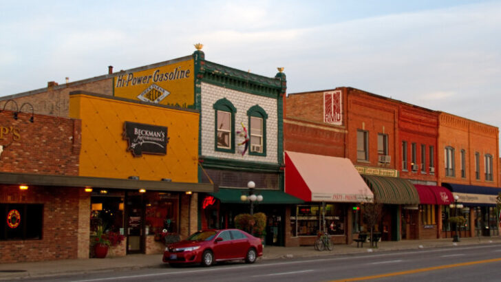 A street at Kalispell