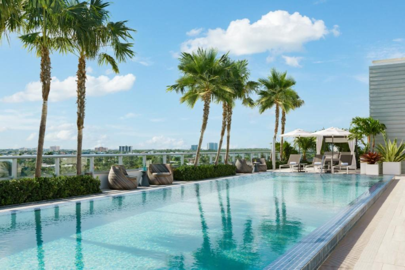 Altair Bay Harbor Hotel Outdoor Pool