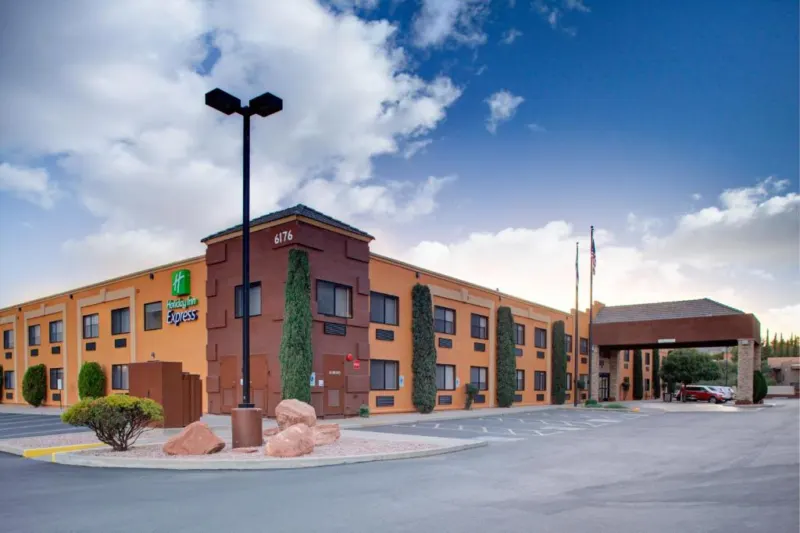 Exterior of the Holiday Inn Express Sedona-Oak Creek, an IHG Hotel